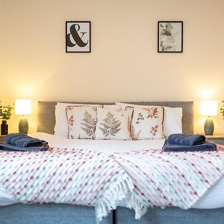 شقة Adrian House, Near Hospital, Easy Parking + Garden كارلايل المظهر الخارجي الصورة
