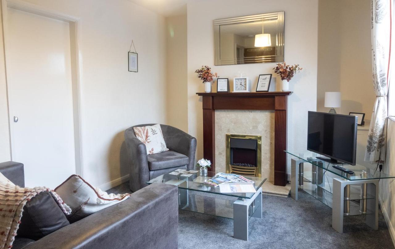 شقة Adrian House, Near Hospital, Easy Parking + Garden كارلايل المظهر الخارجي الصورة