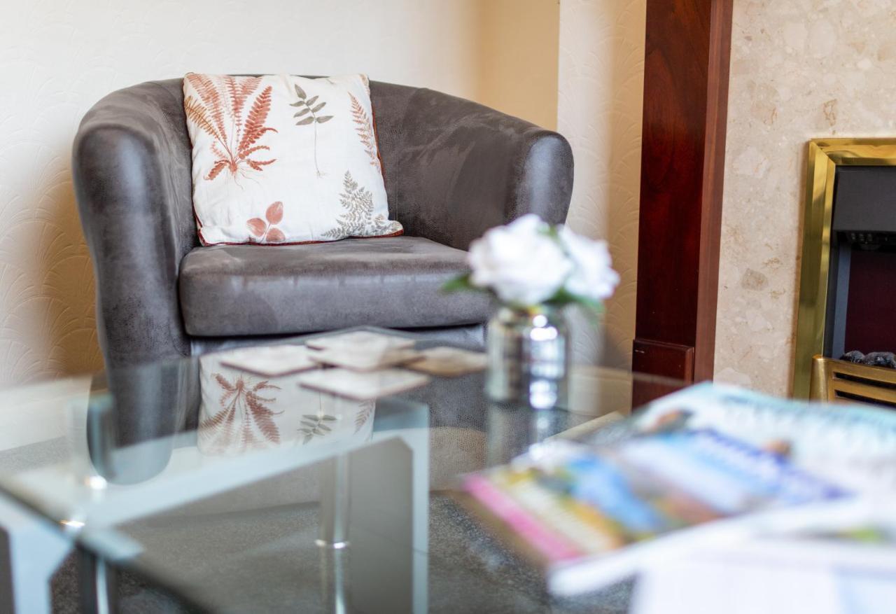 شقة Adrian House, Near Hospital, Easy Parking + Garden كارلايل المظهر الخارجي الصورة