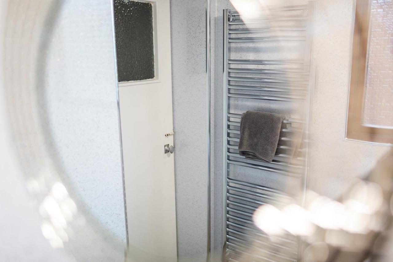 شقة Adrian House, Near Hospital, Easy Parking + Garden كارلايل المظهر الخارجي الصورة