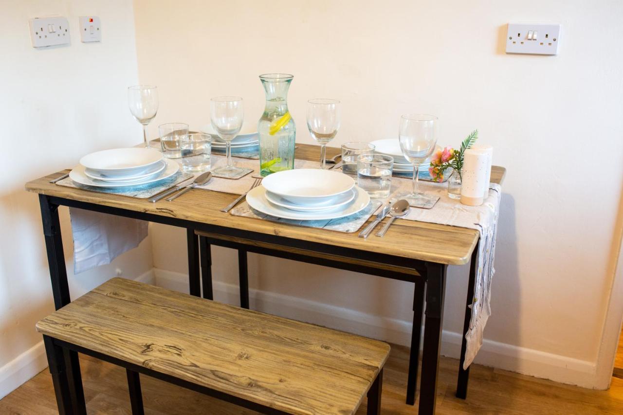 شقة Adrian House, Near Hospital, Easy Parking + Garden كارلايل المظهر الخارجي الصورة